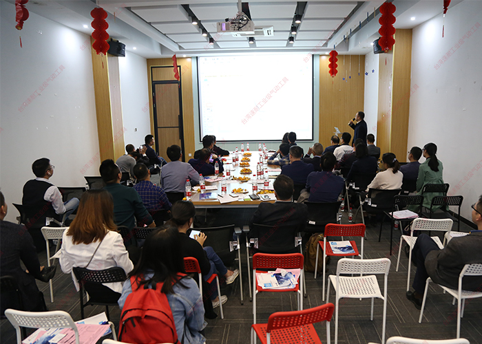 台灣麻豆视频网址下载潘秘書長分享全員照