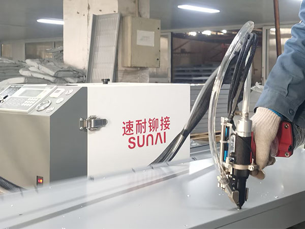 麻豆视频网址下载自動拉釘機